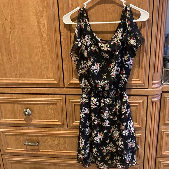 Black floral dress - Picture 2 of 6